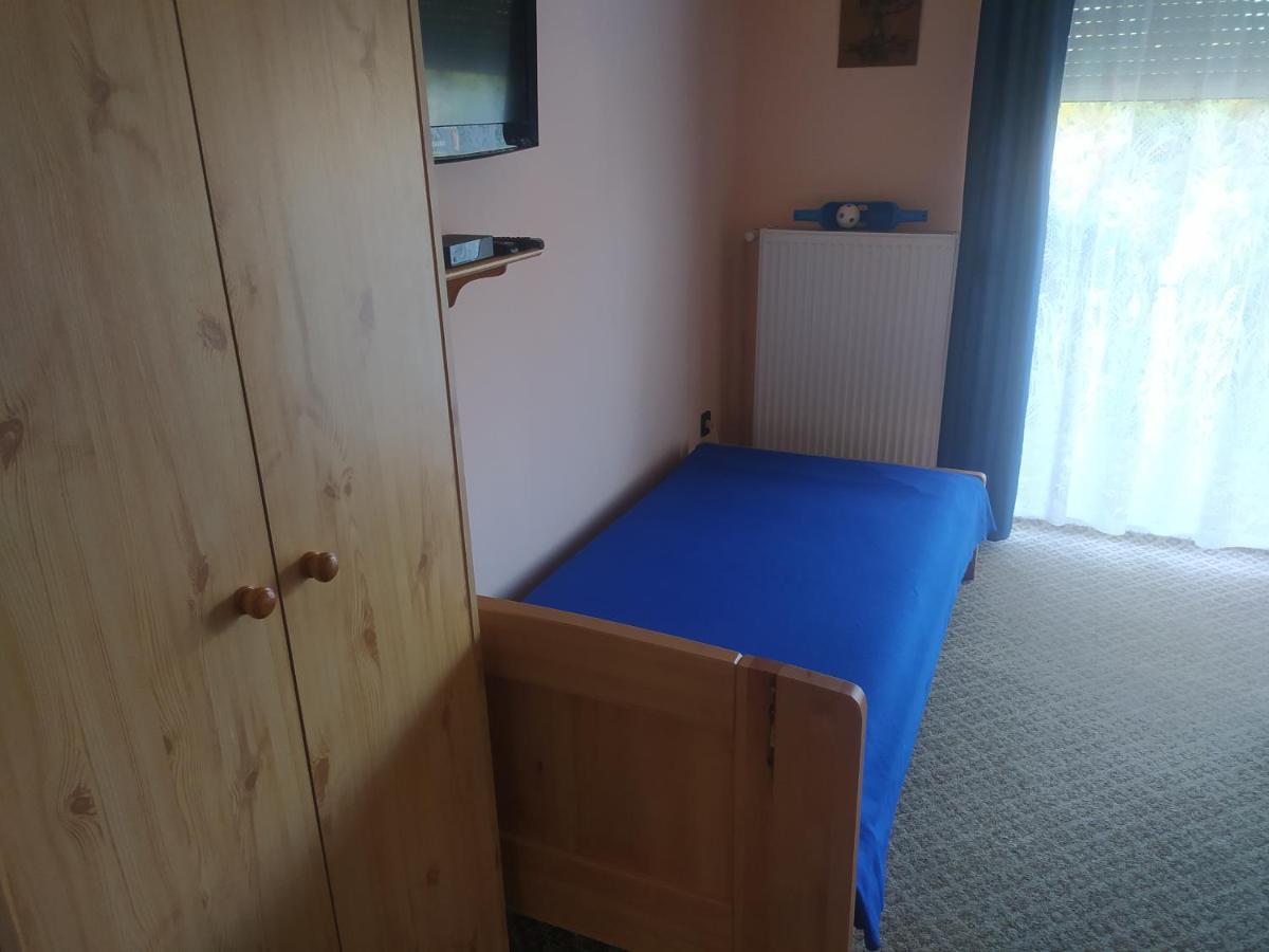 Etus Vendégház Balatonfenyves Esterno foto