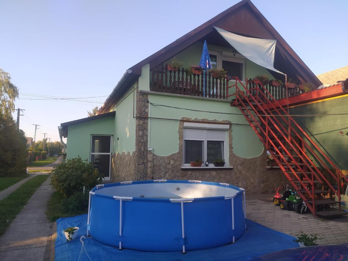 Etus Vendégház Balatonfenyves Esterno foto