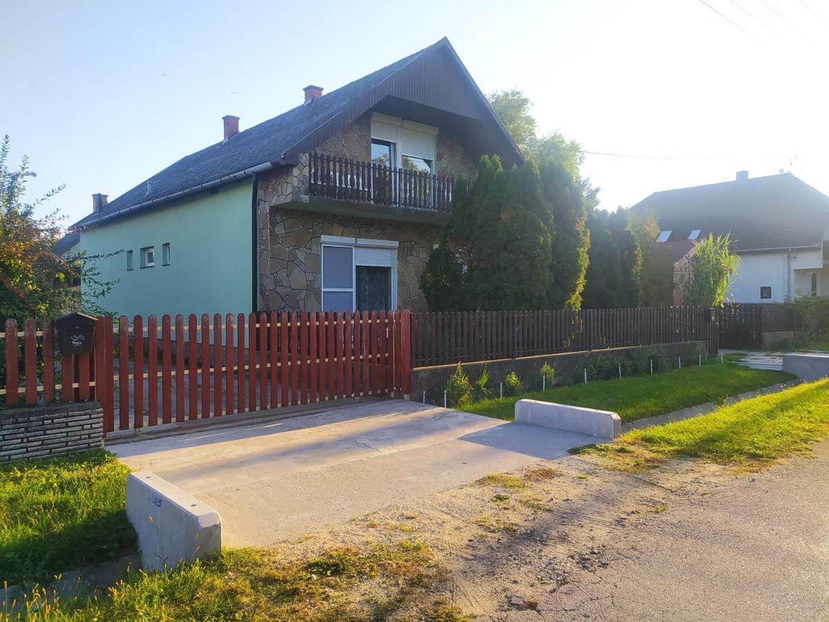 Etus Vendégház Balatonfenyves Esterno foto