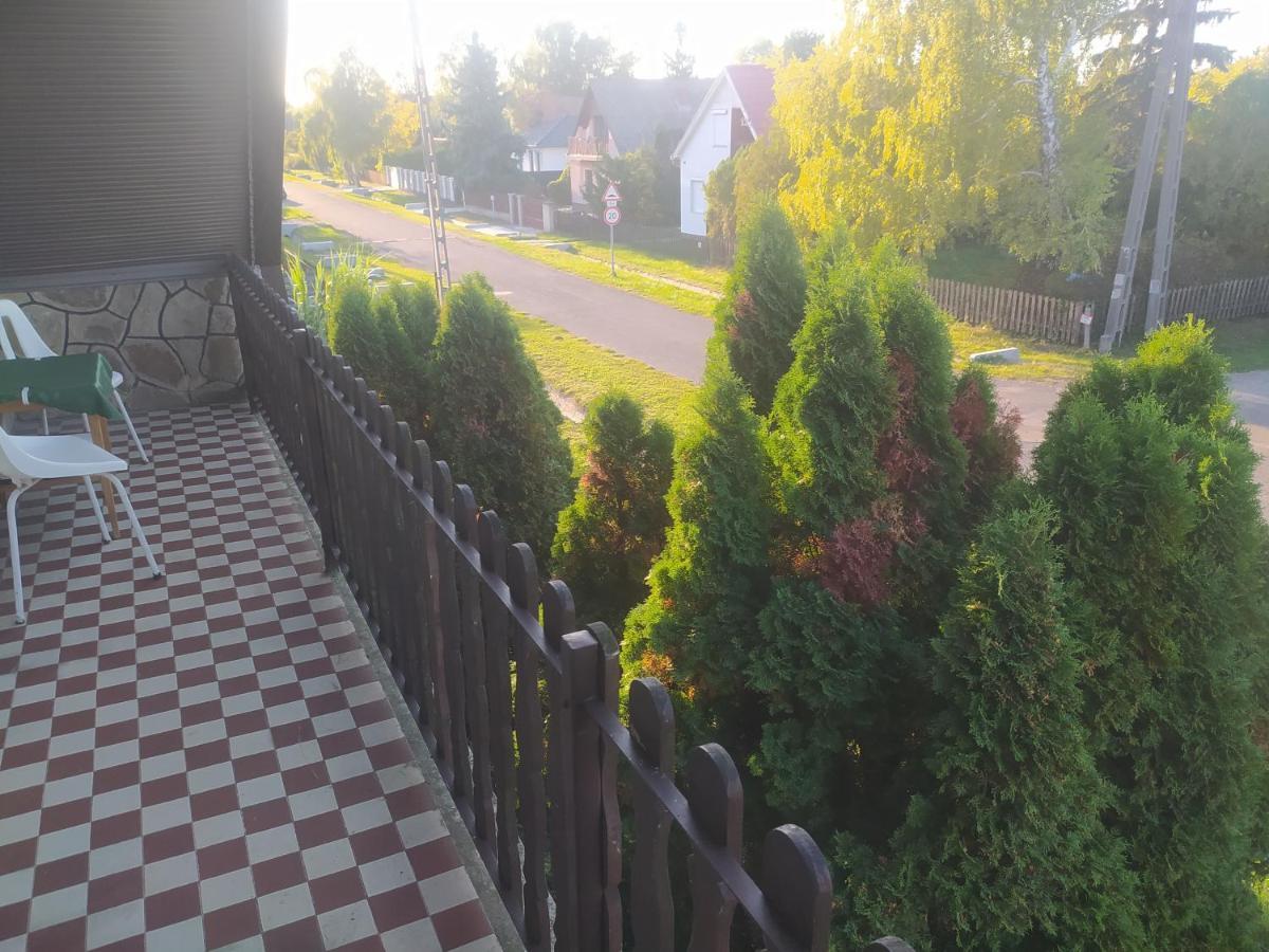 Etus Vendégház Balatonfenyves Esterno foto