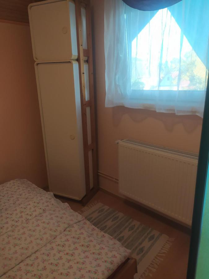 Etus Vendégház Balatonfenyves Esterno foto