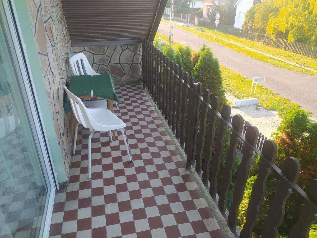 Etus Vendégház Balatonfenyves Esterno foto