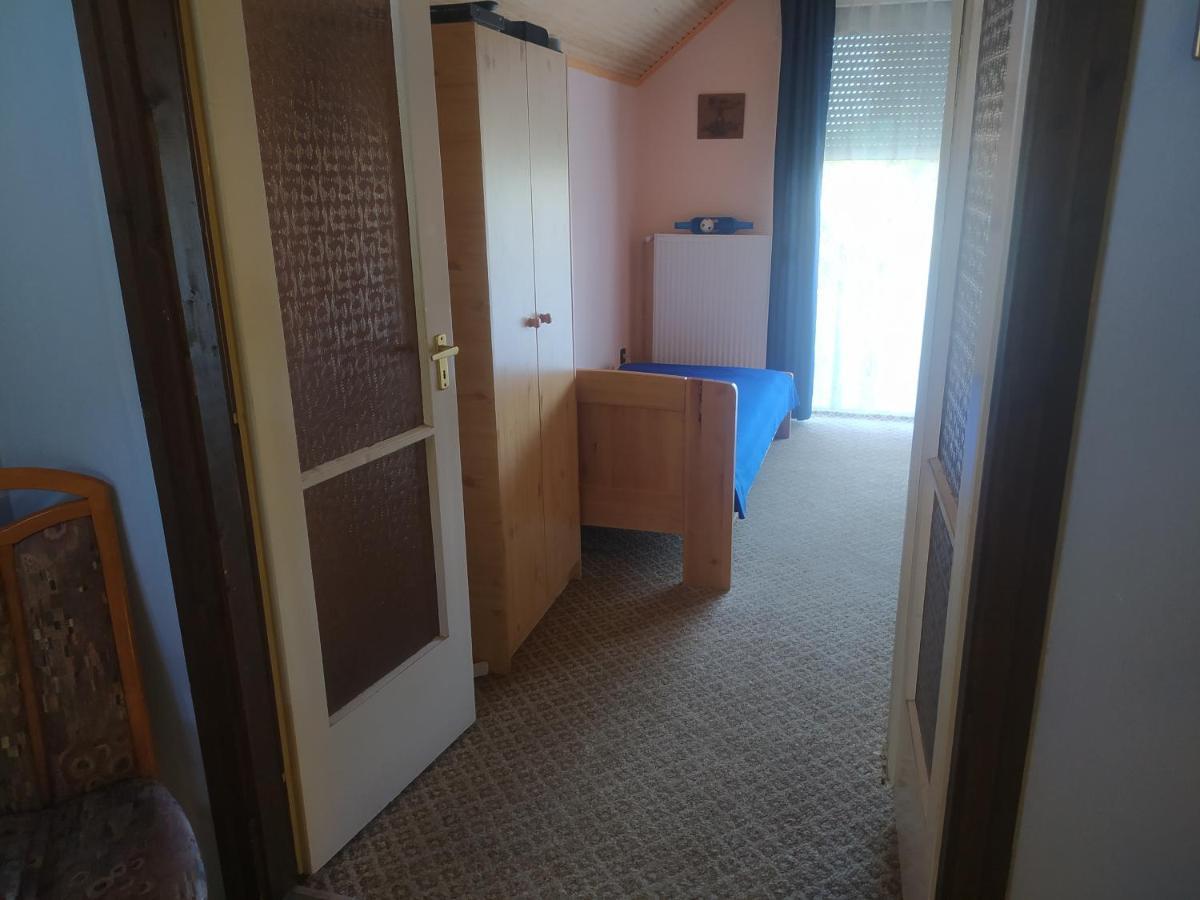 Etus Vendégház Balatonfenyves Esterno foto